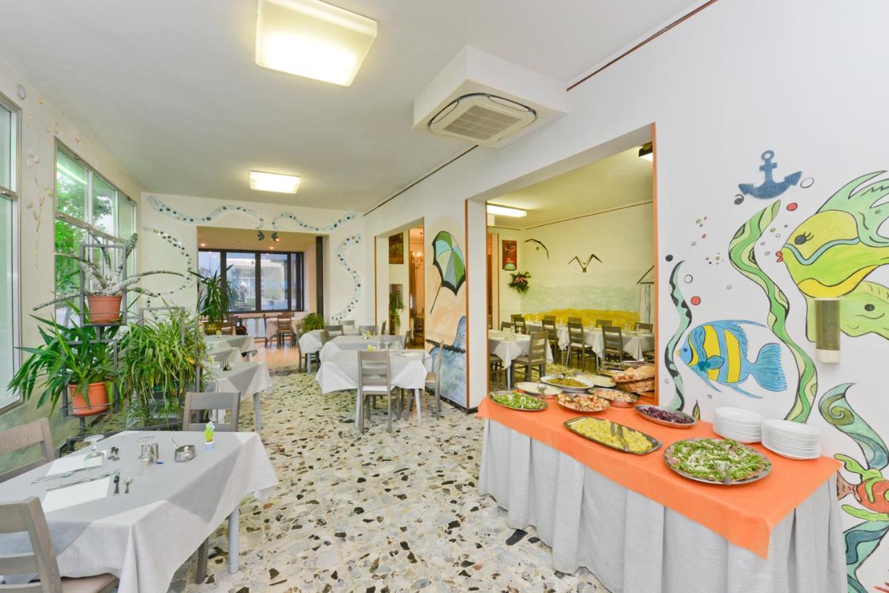 Hotel Flora Capri Cesenatico Dış mekan fotoğraf